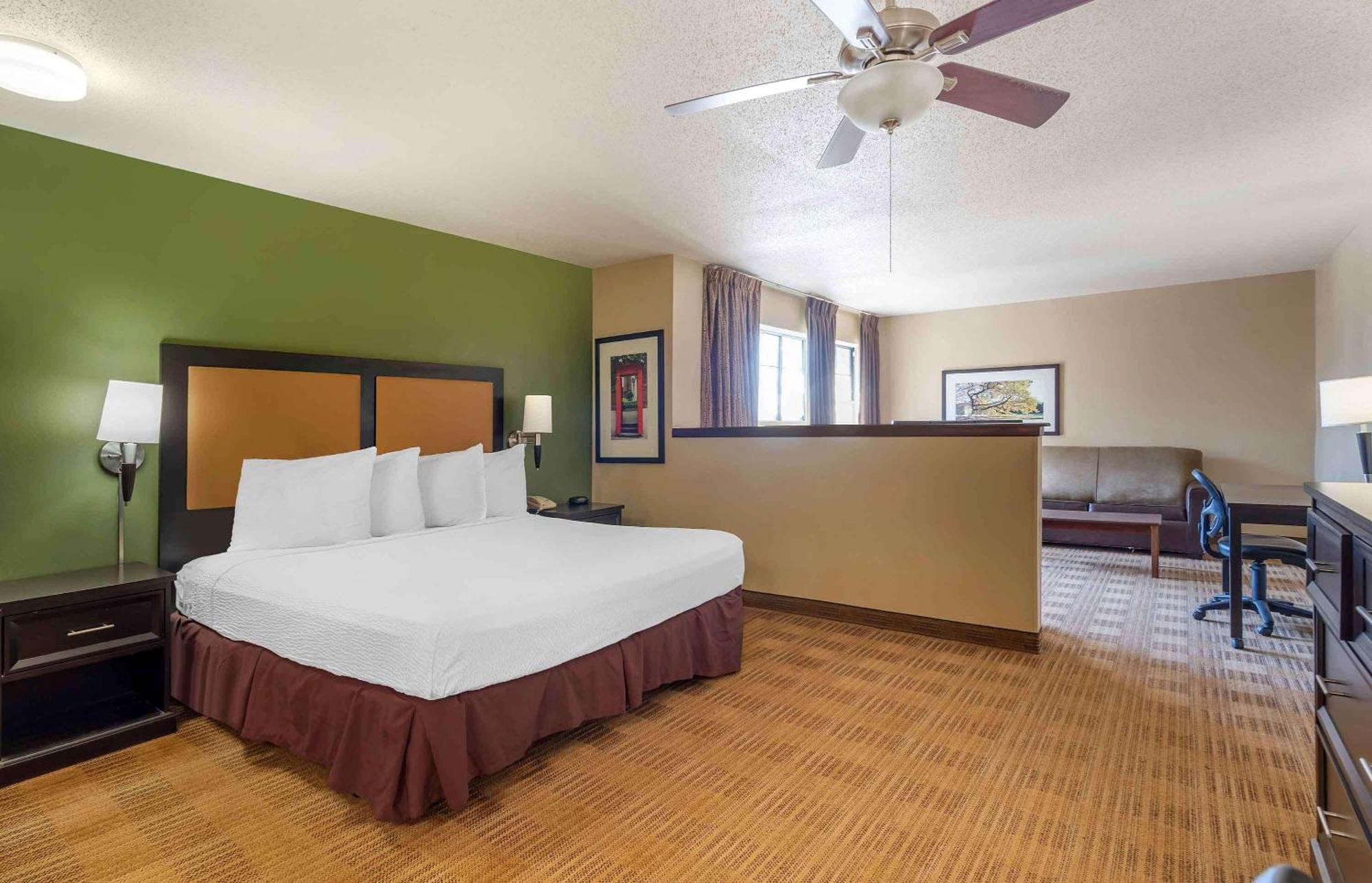 Extended Stay America Suites - Chicago - Woodfield Mall Schaumburg Buitenkant foto