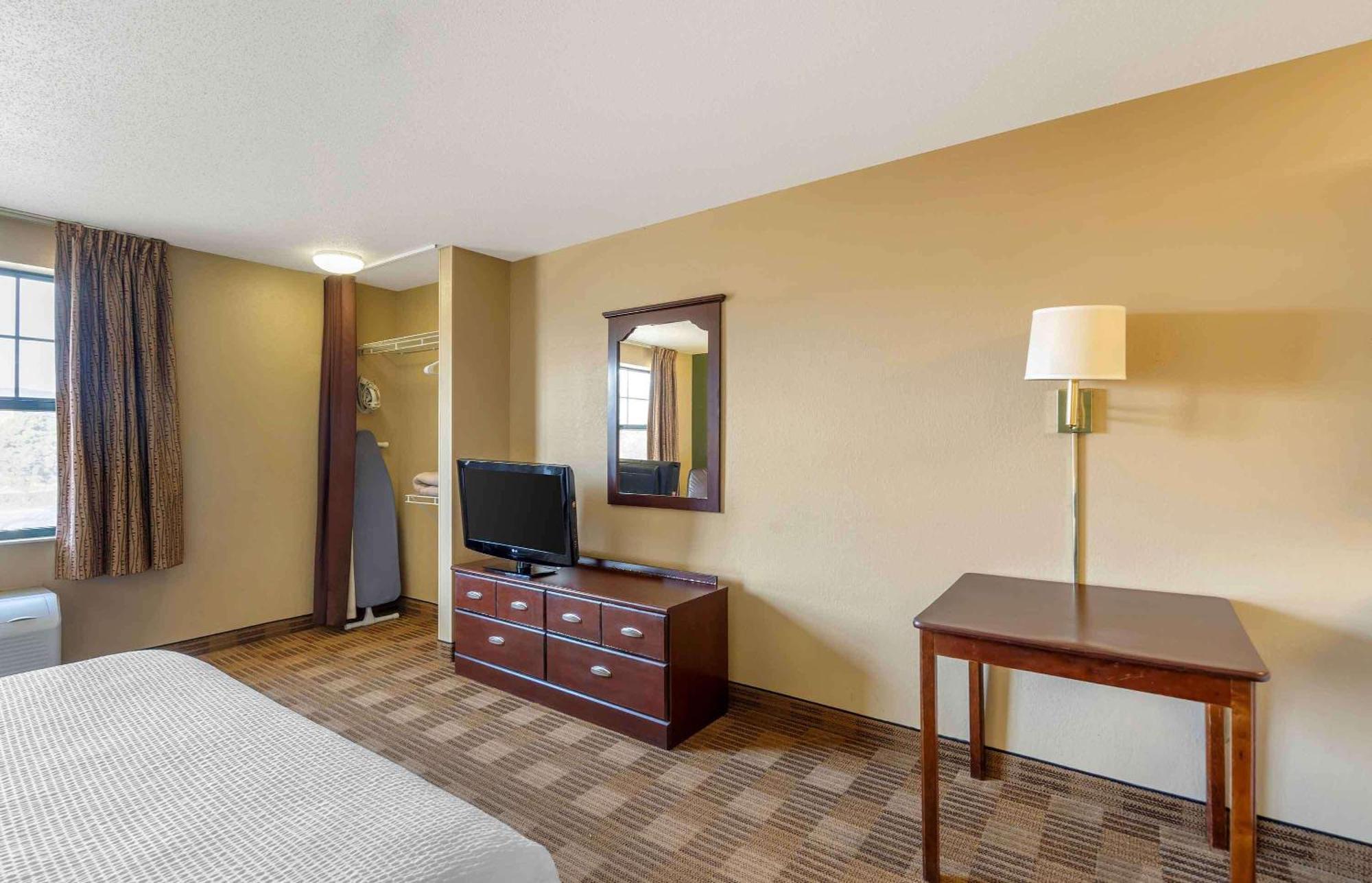 Extended Stay America Suites - Chicago - Woodfield Mall Schaumburg Buitenkant foto